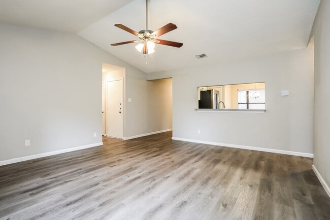 Building Photo - 4210 Glen Hollow Cir