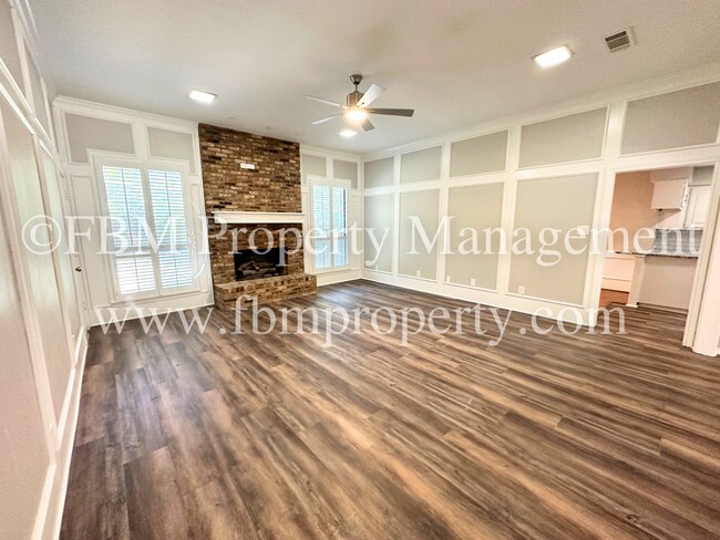 Foto del edificio - Charming 3 Bedroom, 2.5 Bathroom Home in A...