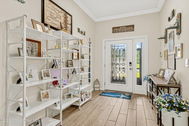 Building Photo - 6691 Cameo Dr