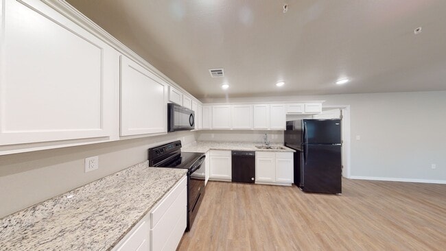 Building Photo - 409 E Tonner Ave