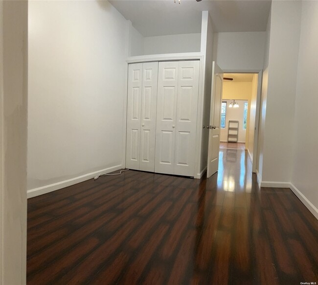 Building Photo - 370 Knickerbocker Ave