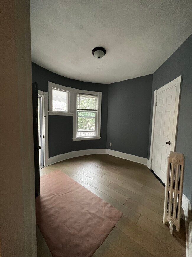 Building Photo - 104 Devon St