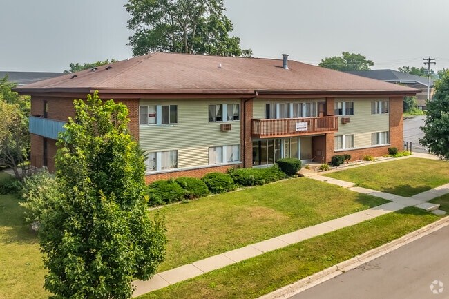 Building Photo - Carriage Hills Apartments