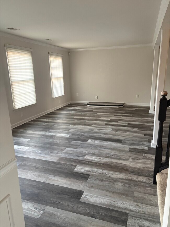 sala familiar - 548 Quince Ct