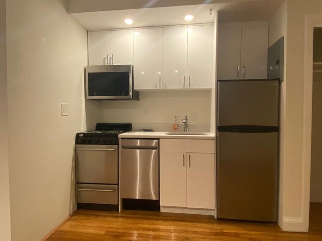Building Photo - 1 bedroom in Boston MA 02118