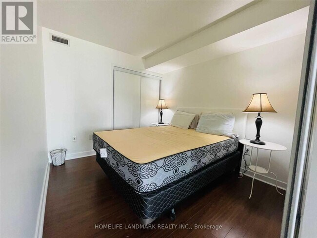 Building Photo - 4 Spadina Ave.