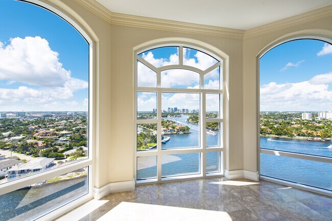 Building Photo - 3055 Harbor Dr