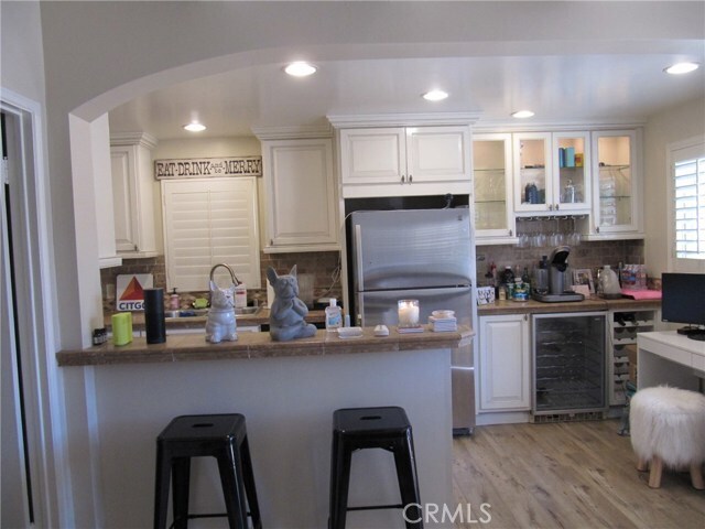 Foto del edificio - 421 Marigold Ave