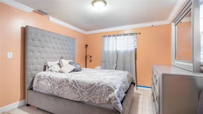 Foto del edificio - 6624 NW 1st Ct