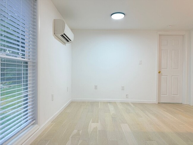 Building Photo - Cozy, Newly Renovated 2-Bed Retreat on Geo...