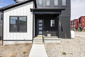 Building Photo - 6607 Purple Poppy Ln