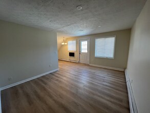 Building Photo - 891 Mammoth Rd