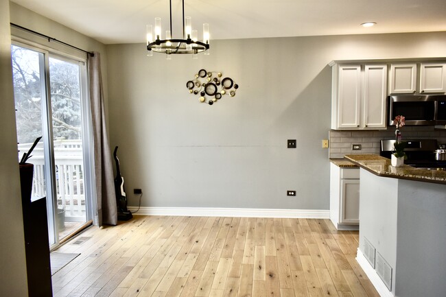 Dining Area - 432 Vaughn Cir