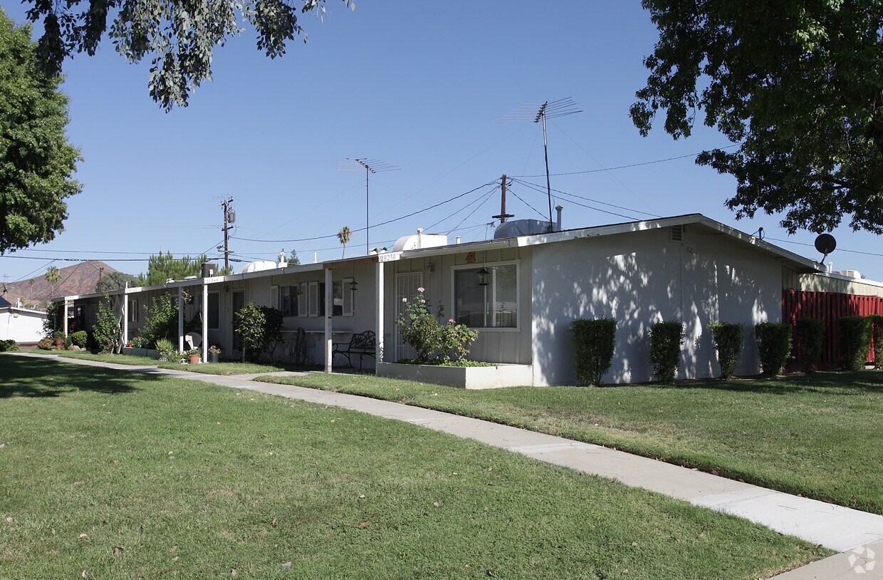 Primary Photo - 28188-28250 Winged Foot Dr
