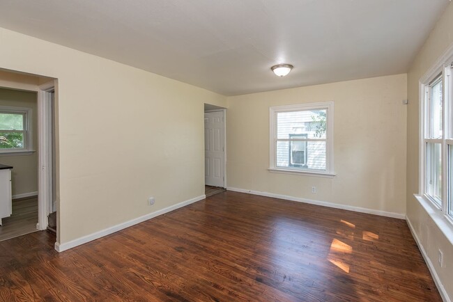 Foto del edificio - 6325 Jefferson Ave