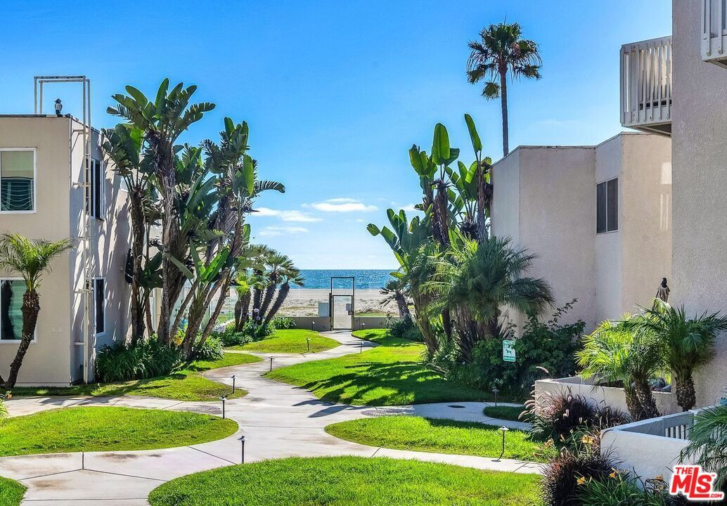 Primary Photo - 7301 Vista Del Mar