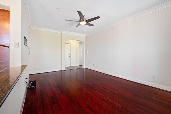 Building Photo - Modern Condo Living Near Downtown Austin & Movie House Theater