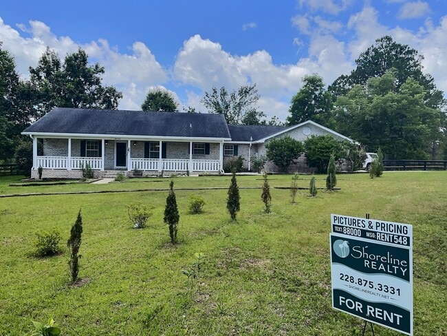 3 BD Home with 30 x 40 Shop with Four 10 x... - 3 BD Home with 30 x 40 Shop with Four 10 x...