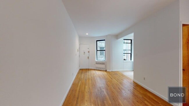 Building Photo - 417 E 65th St