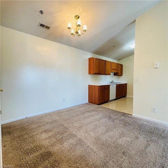 Building Photo - 903 Hanahan Ct