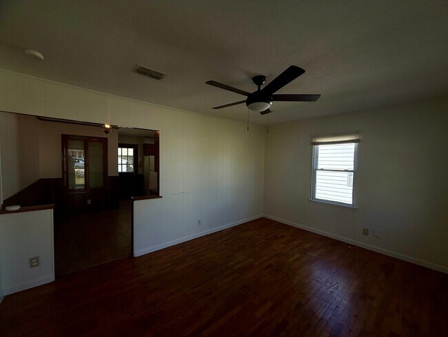 Foto del edificio - 1220 Thelma St