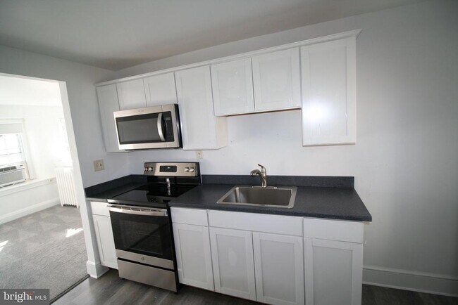 Foto del edificio - 215 W Lancaster Ave