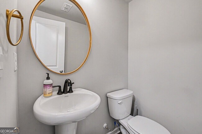 Foto del edificio - 4768 Highside Way SE