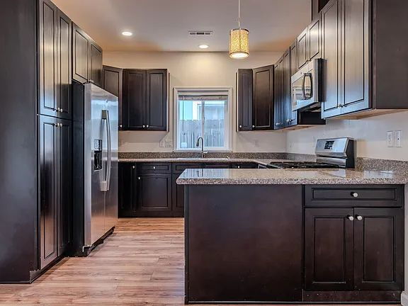 Building Photo - 855 Tannin Dr
