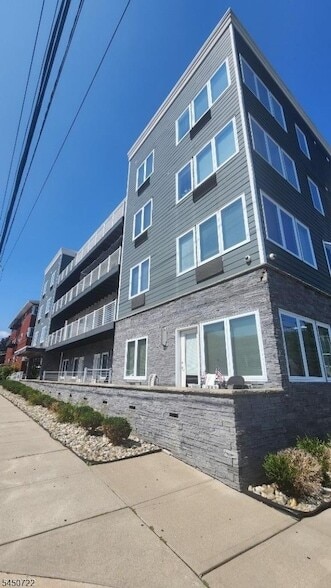 Building Photo - 241 Ridge Rd