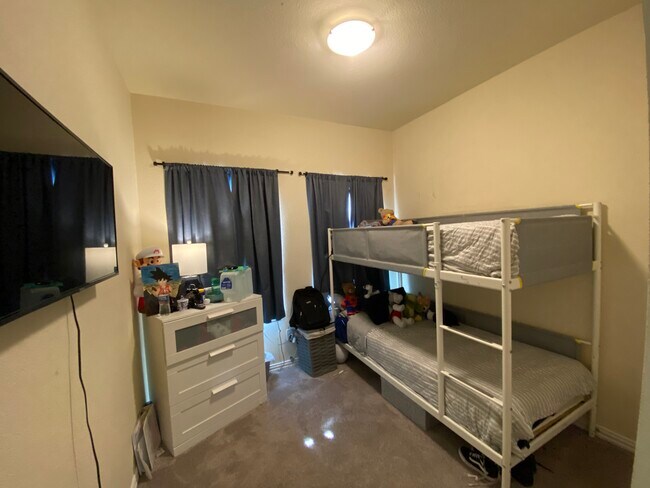 Foto del edificio - 4901 Oak Creek Ln.