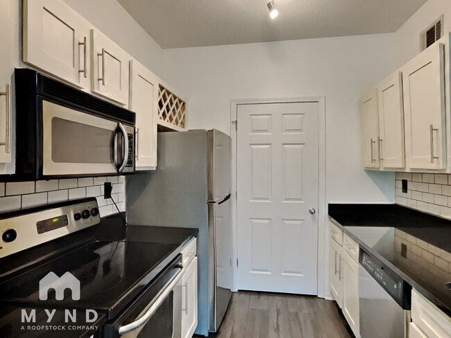 Building Photo - 4333 Dunwoody Park