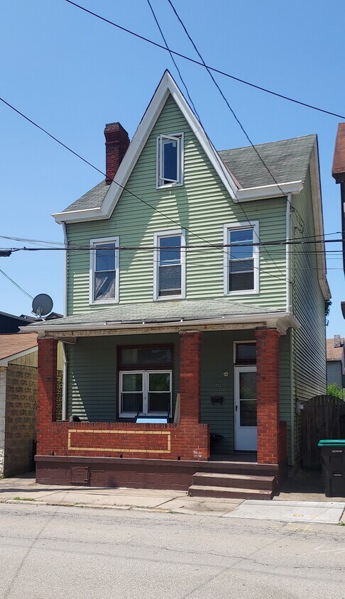 Primary Photo - 211 14th St