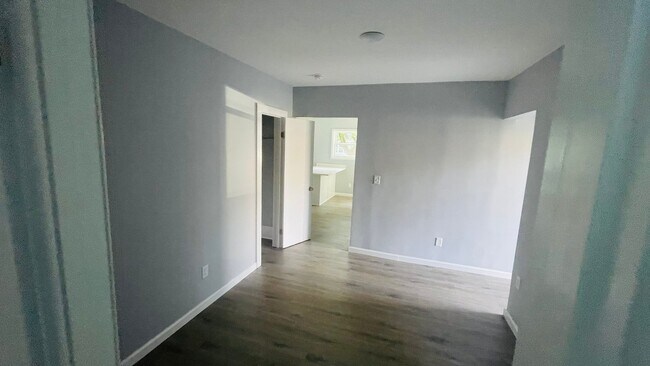 Foto del edificio - 809 Arnold Ave
