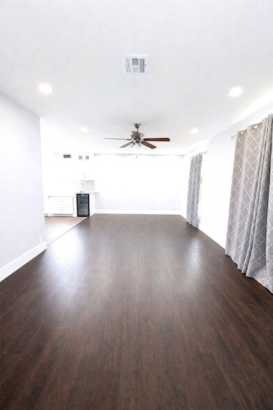 Photo - 302 Van Rowe Ave House