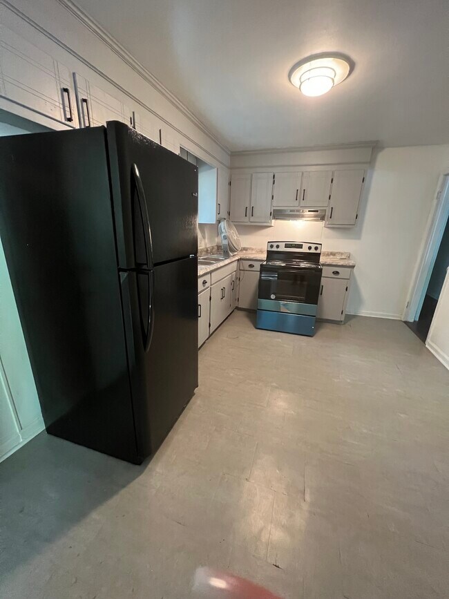 Building Photo - 915 Sandpiper Ln