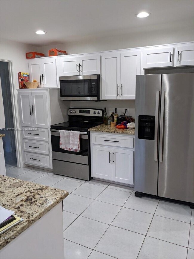 Foto del edificio - 3114 Nealwood Ave