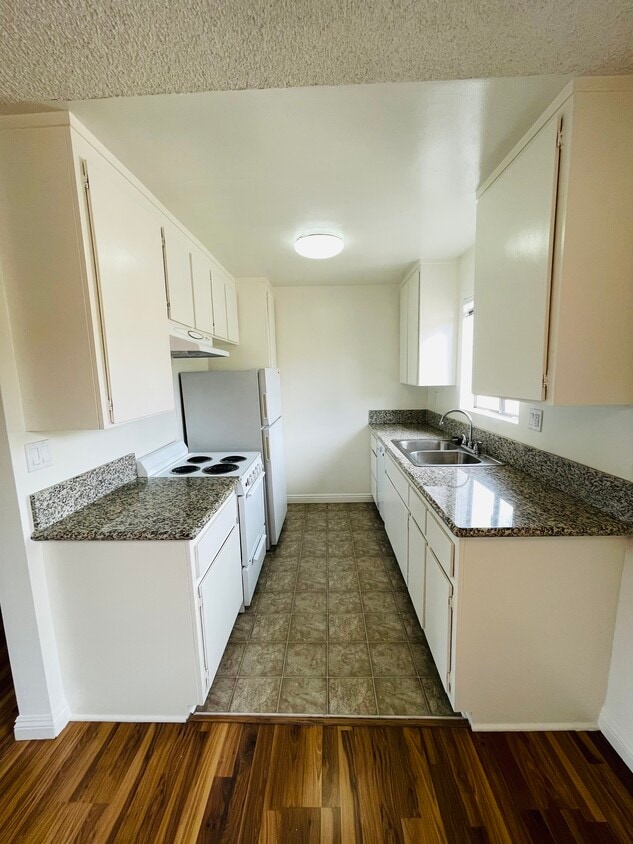Primary Photo - 10425 Irene Street
