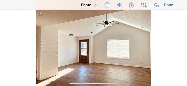 Building Photo - 190 N Luna Ln