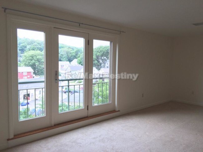 Building Photo - 1 Watermill Pl