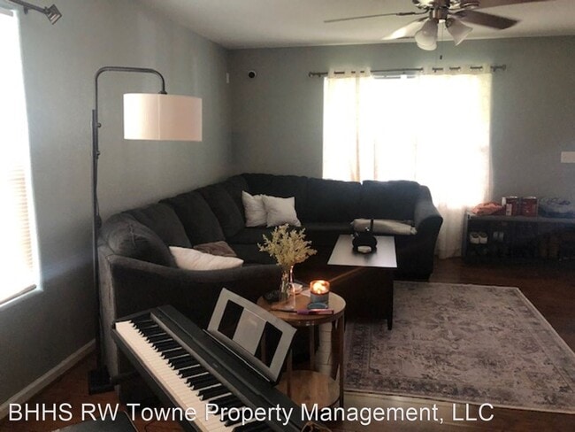 Building Photo - 3 br, 2.5 bath House - 3012 Somme Avenue