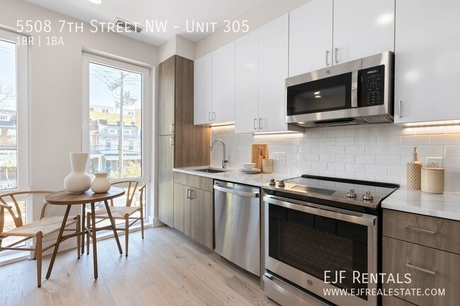Building Photo - Urban Pace/EJF Rentals Proudly Present the...