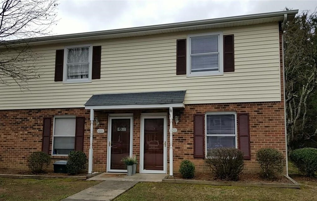 Primary Photo - 600 Cedarbrook Ct