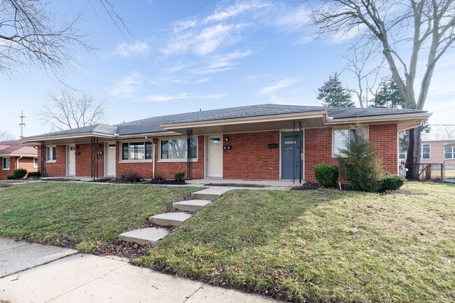 Building Photo - 3048 Southdale Dr