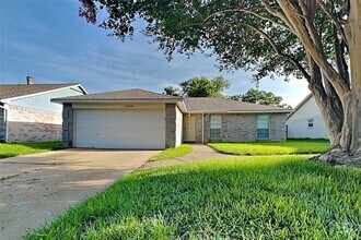 Building Photo - 18538 Spinney Ln