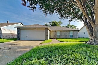 Building Photo - 18538 Spinney Ln