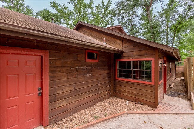 Foto del edificio - 73 Thomas Lake Rd