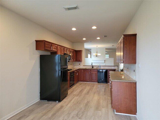 Foto del edificio - 12523 Rushmore Ln