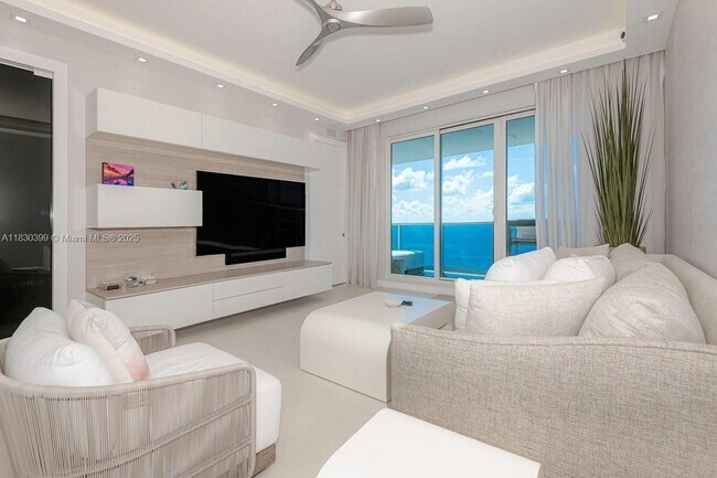 Building Photo - 2301 Collins Ave