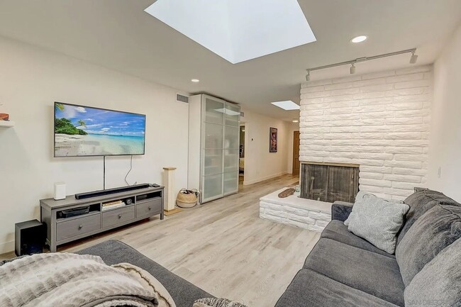 Building Photo - 2BD/2BA Condo in the heart of Escondido - ...