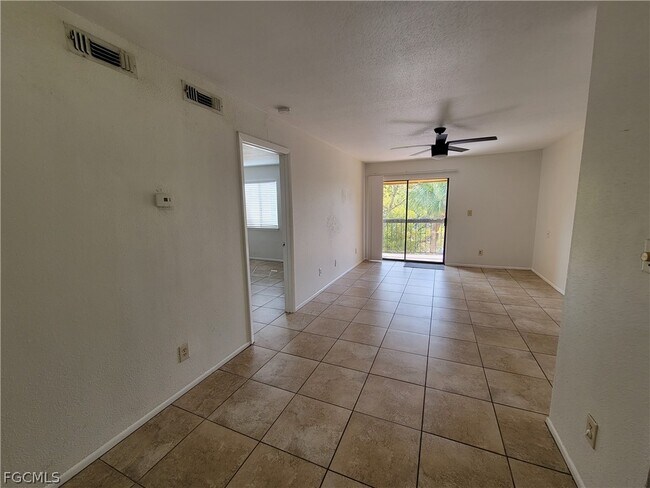 Foto del edificio - 2937 Winkler Ave